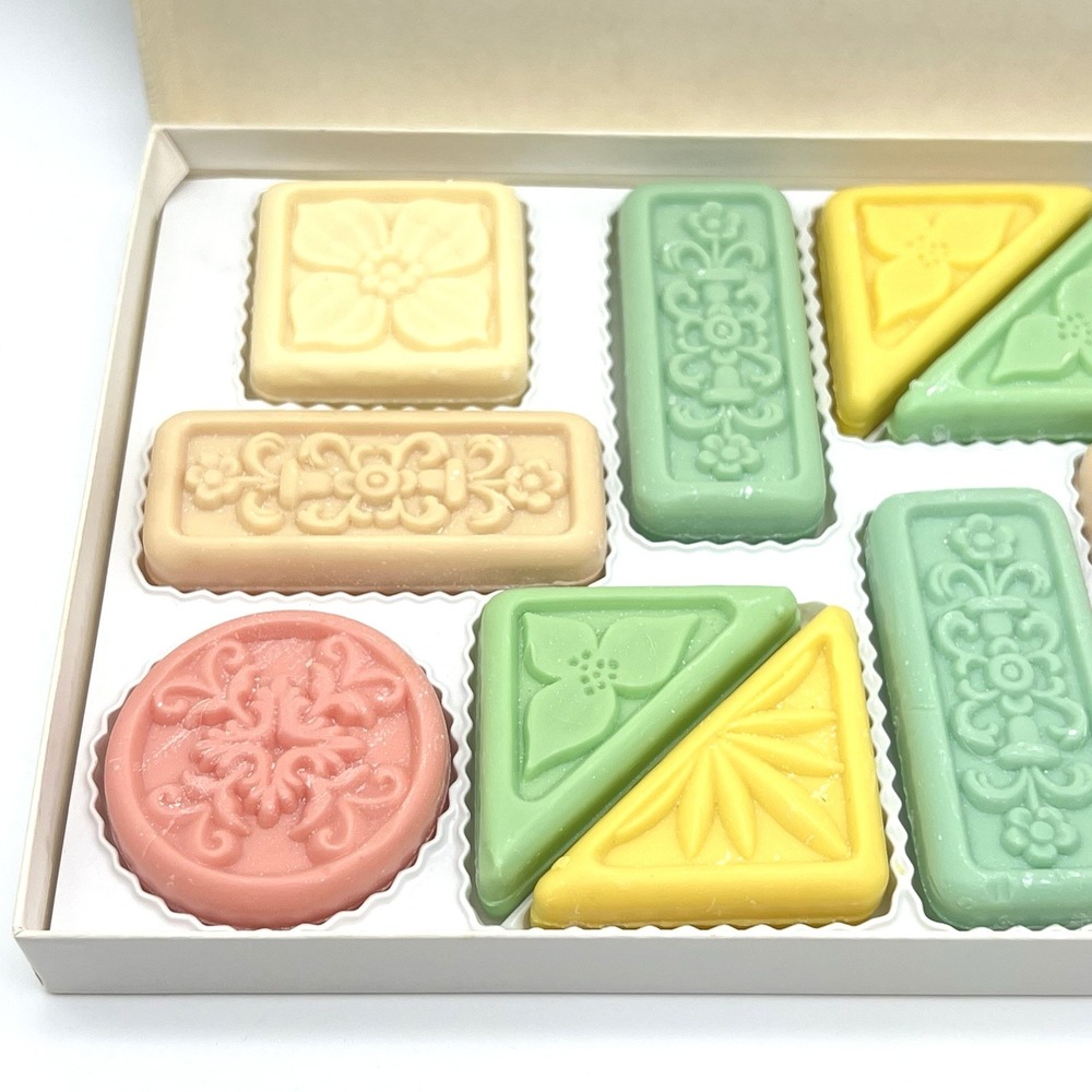 Vintage Avon Hostess Soap Sampler 1964-65 Original Box 12 Pastel Cakes Of Soap - Picture 5 of 16